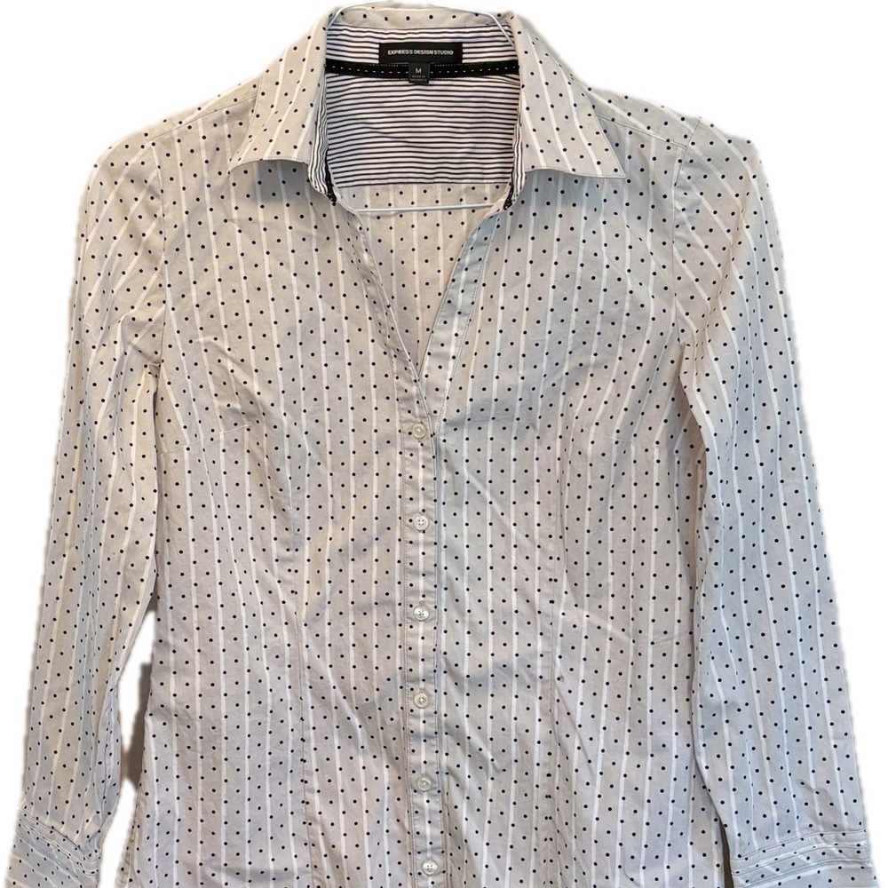 Express women’s gray and black polka dot button up